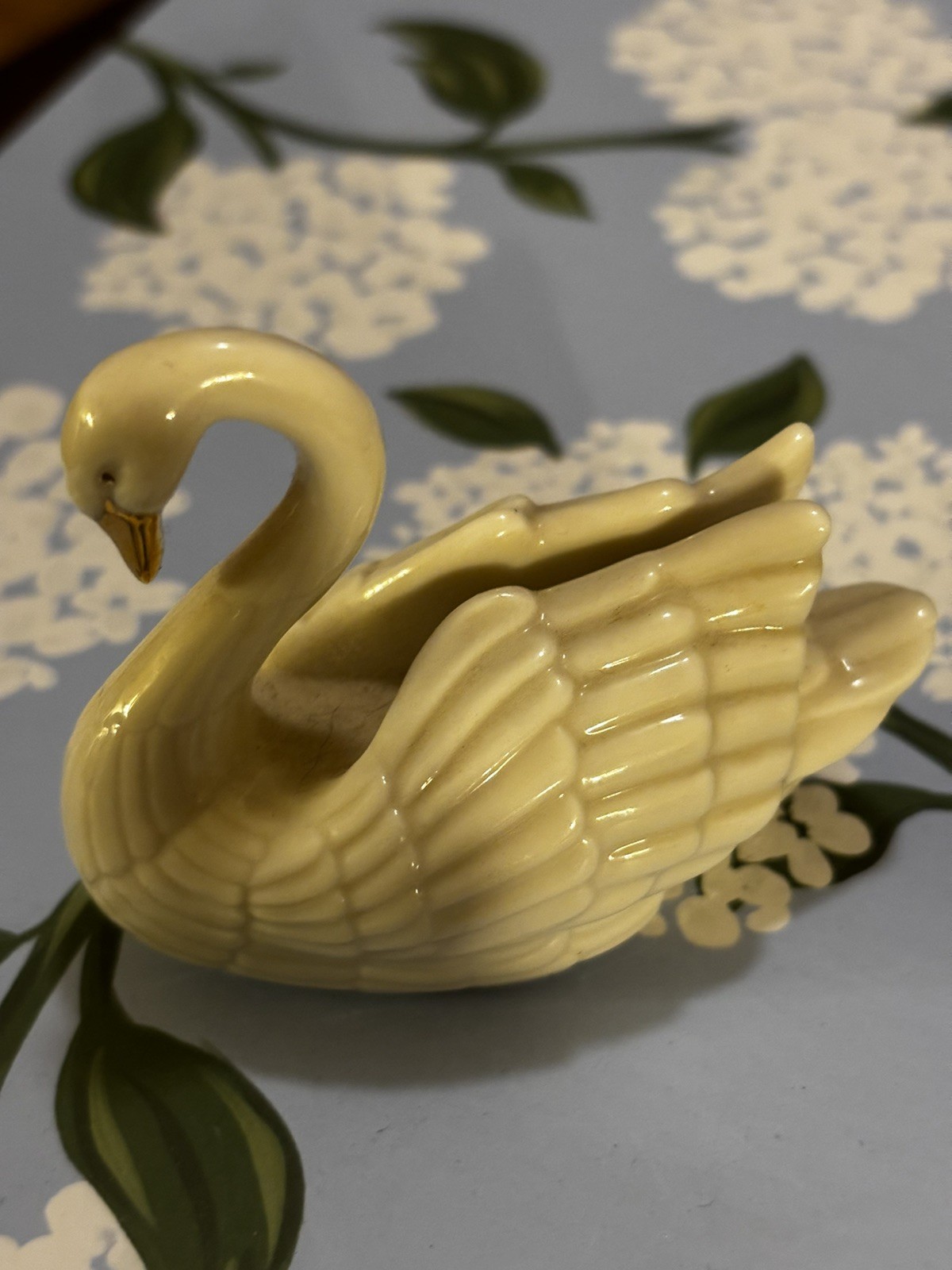 Vintage LENOX Y2K Ivory Swan 24k gold beak eyes Place Card Holder Cake Topper