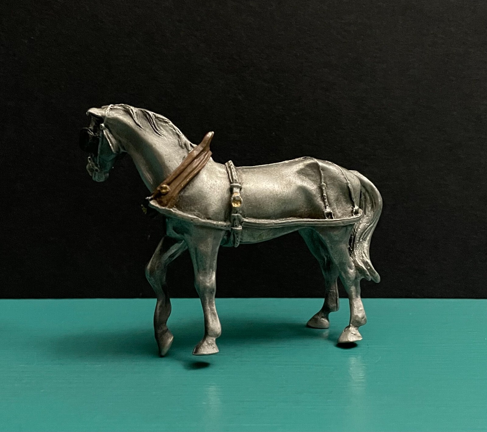 Hudson Pewter Christmas Village Santa Sleigh Draft Horse Animal Diorama Figurine