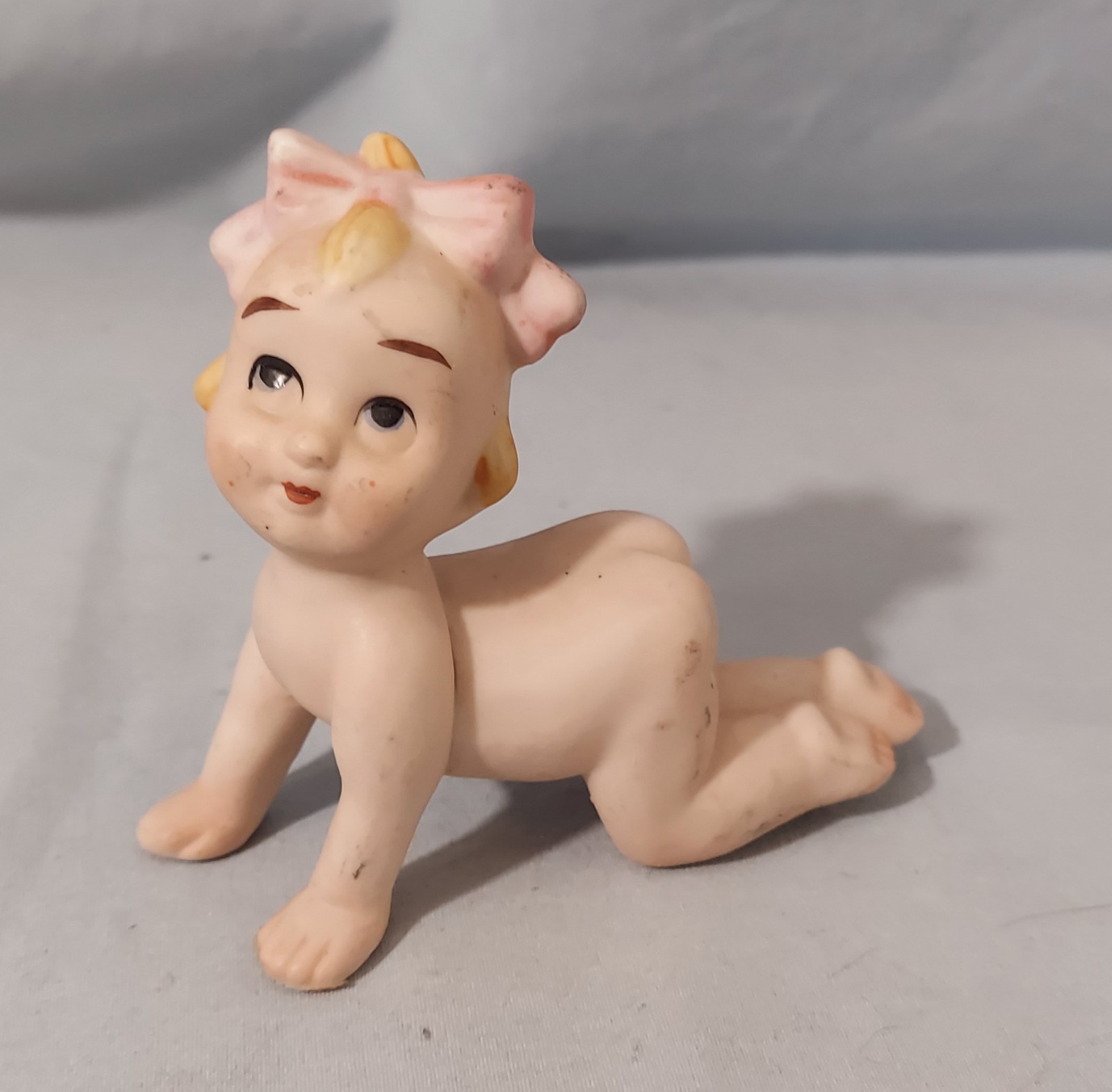 Porcelain / Ceramic Pin-up Baby 3.75″ wide
