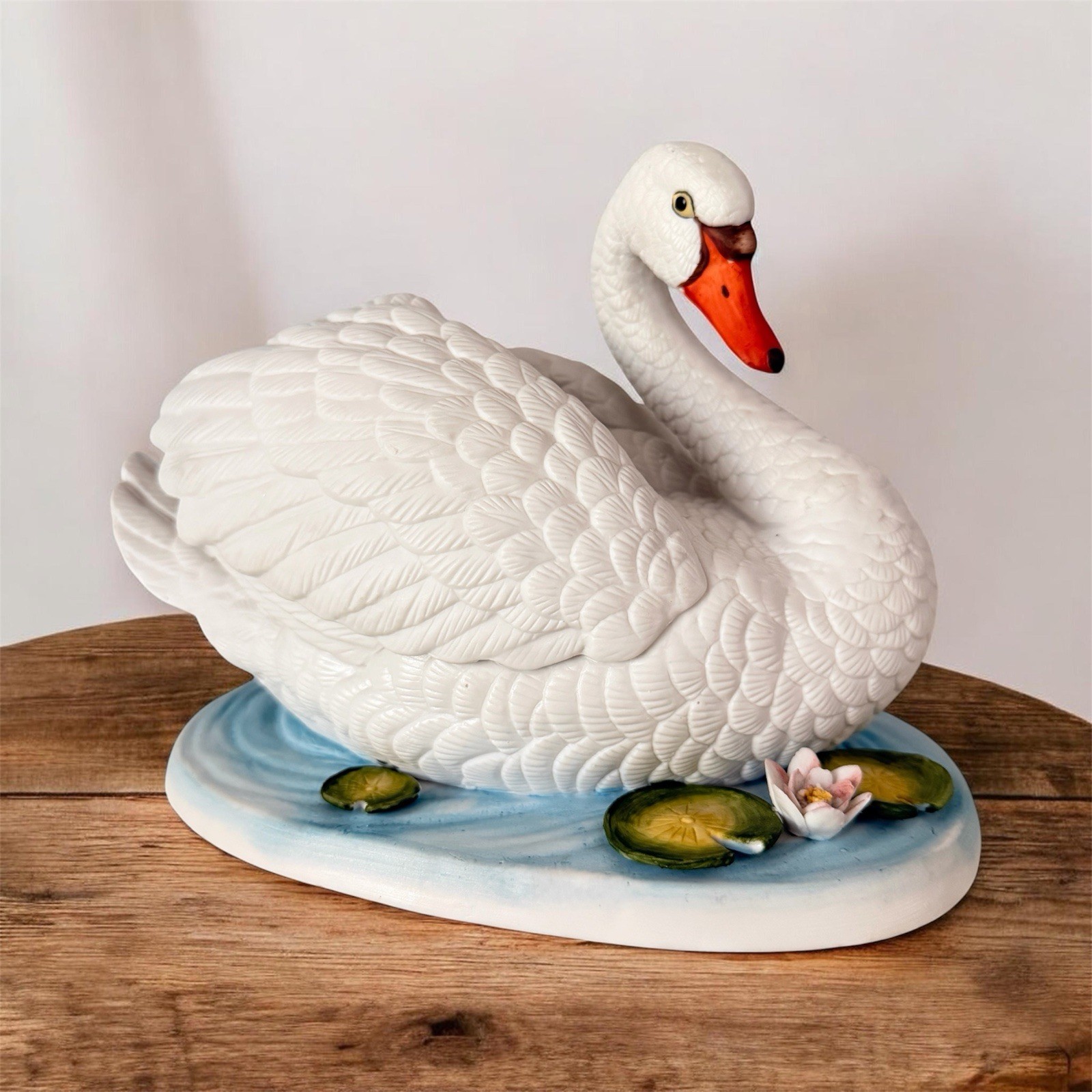 Vintage 1984 Arnart J. Byron Porcelain Swan Figurine Sitting On Pond EUC