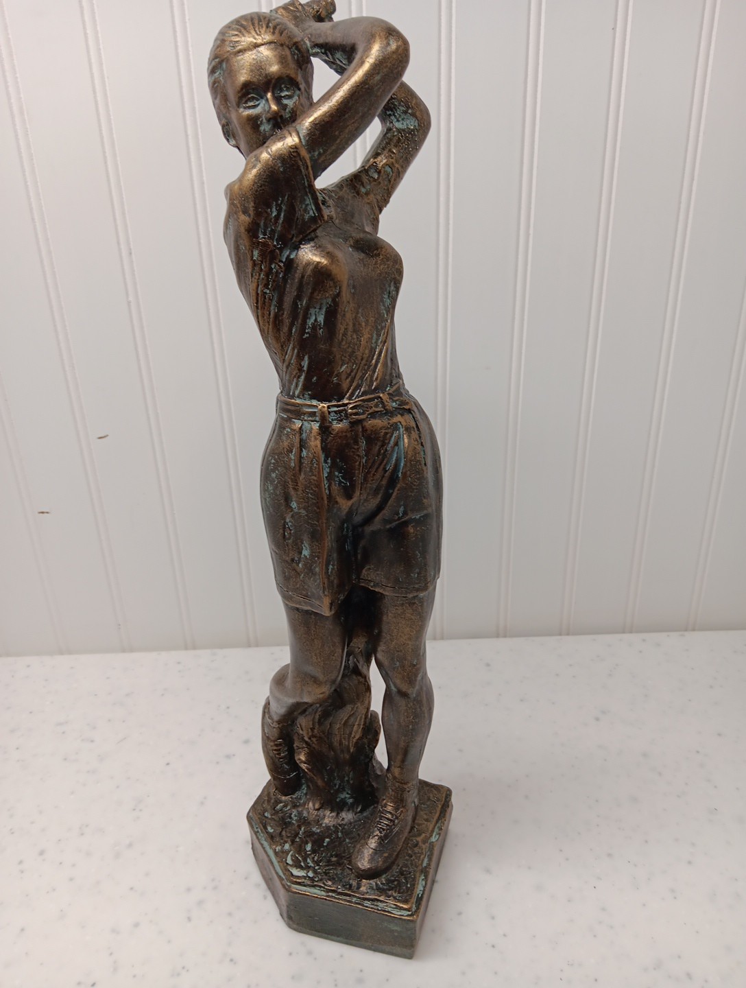 Vintage Woman Female Golfer Statue made of hard resin. Desk shelf decor. 17″x4″