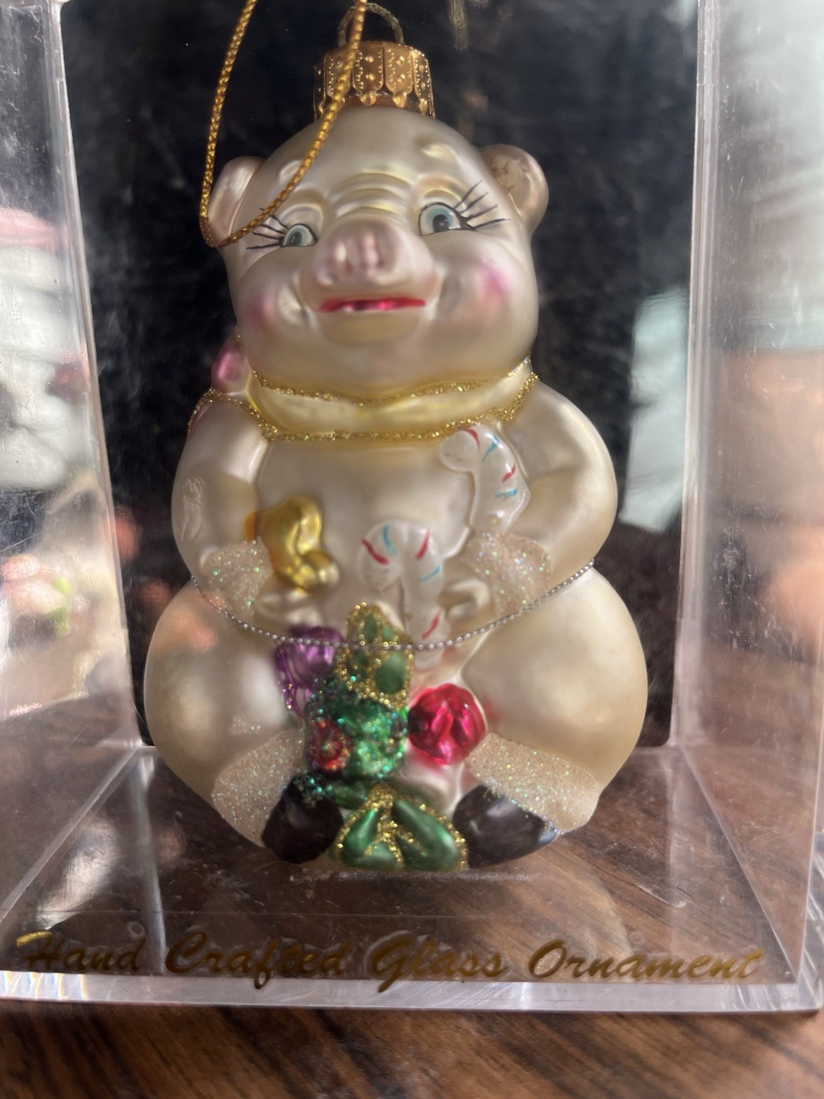 Vintage collectibles, antique decor, unique finds, jewelry