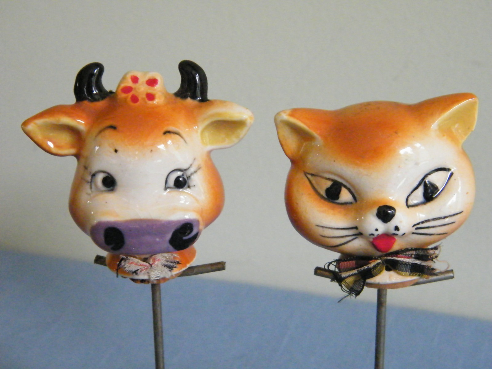 Vintage Ceramic Cow & Cat Head w/Wire Bodies ~ Salt & Pepper Shaker Holders
