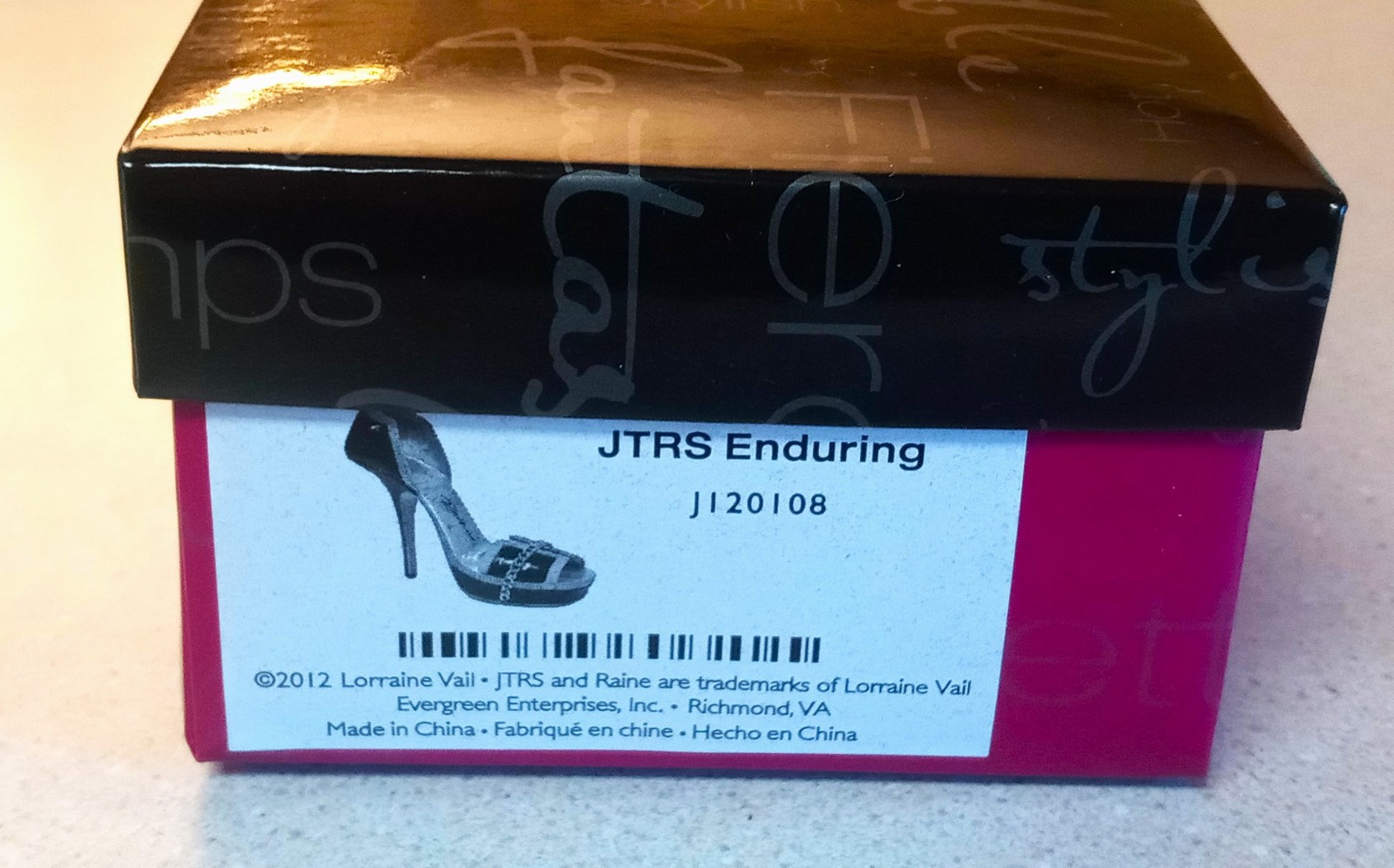 2012 Just the Right Shoe “Enduring” Lorraine Vail Raine – J120108 NIB