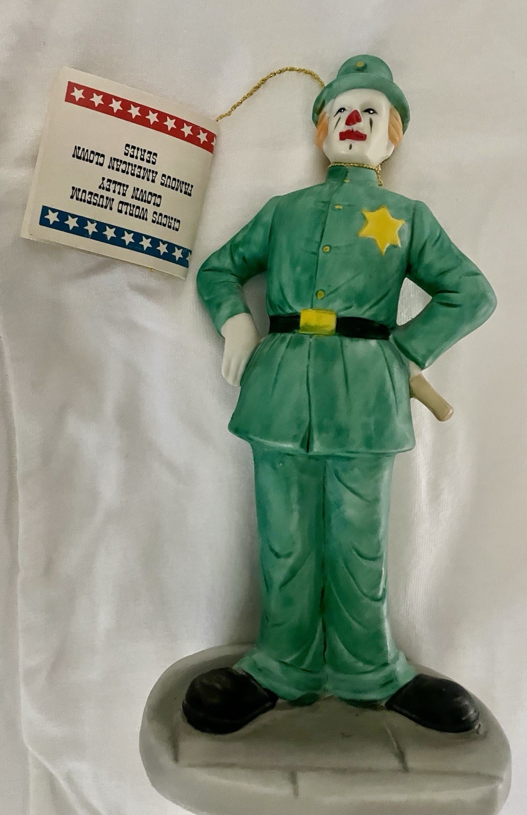 FLAMBRO 1985 CIRCUS WORLD MUSEUM Clown Alley KEYSTONE COP Porcelain FIGURINE 8½”