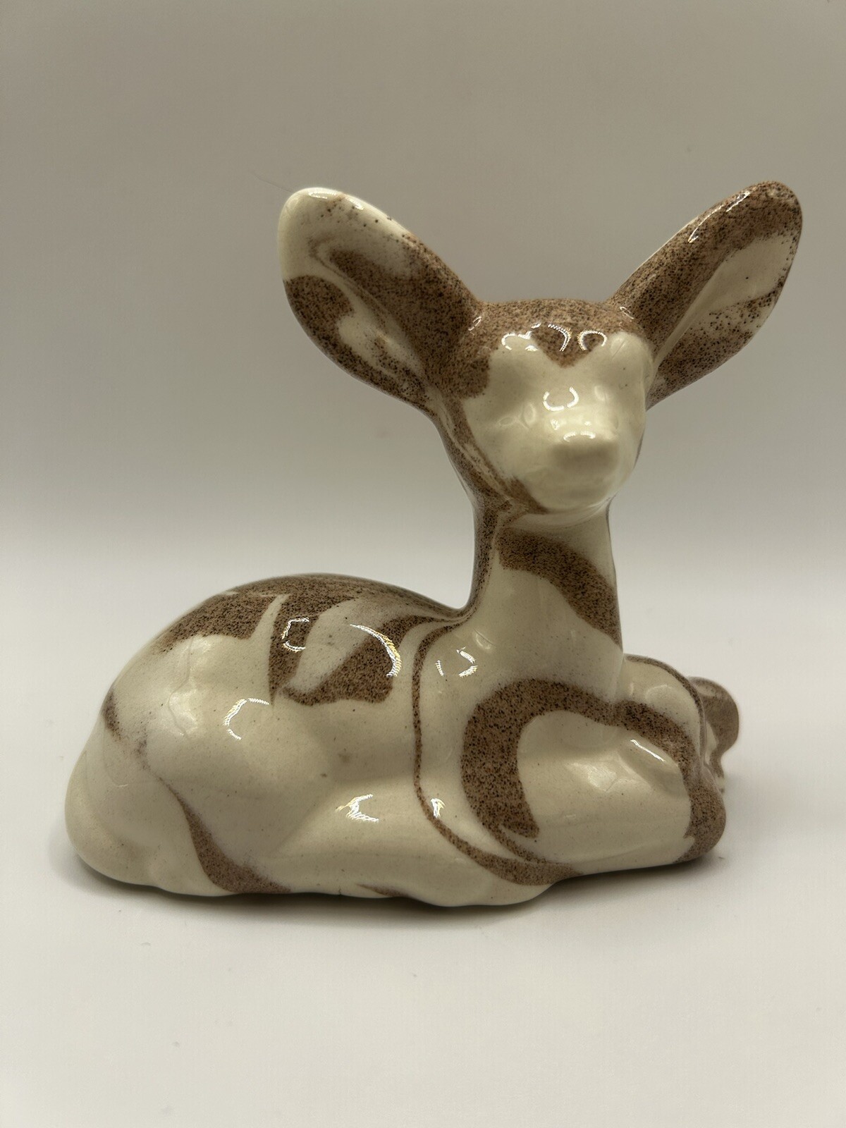 St. Helens Volcanic Ashware Beige Cream Deer Fawn Figurine Signed 4″ x 3.5″