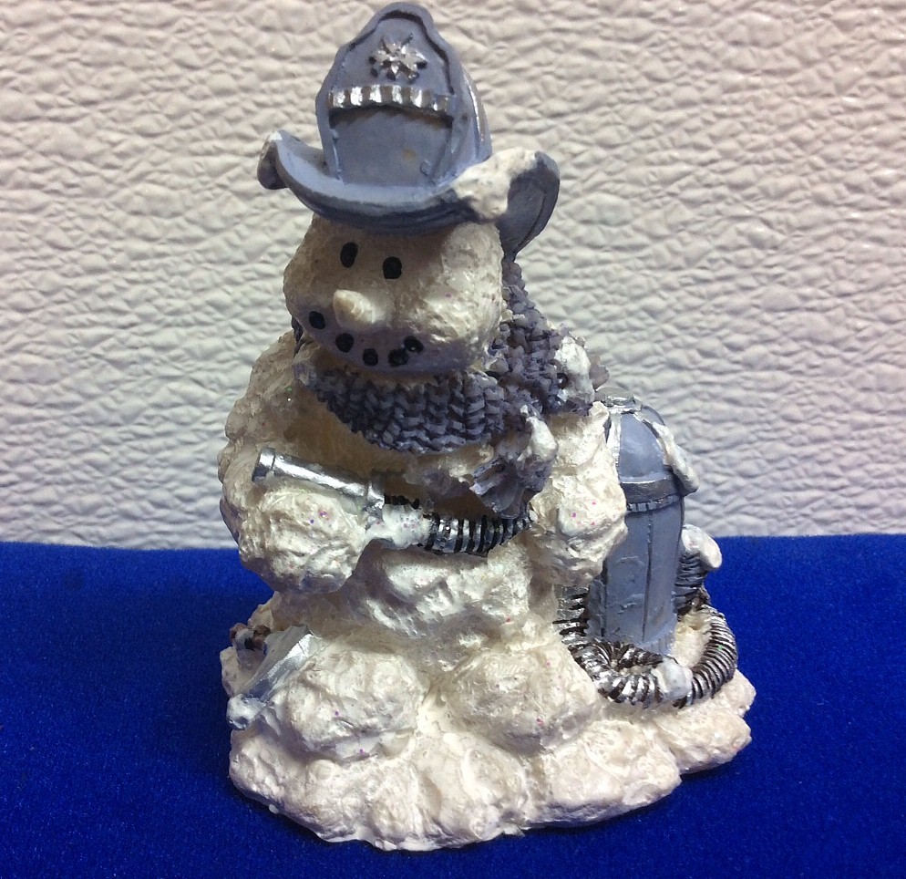 Snowman Figurine ~ STATUE