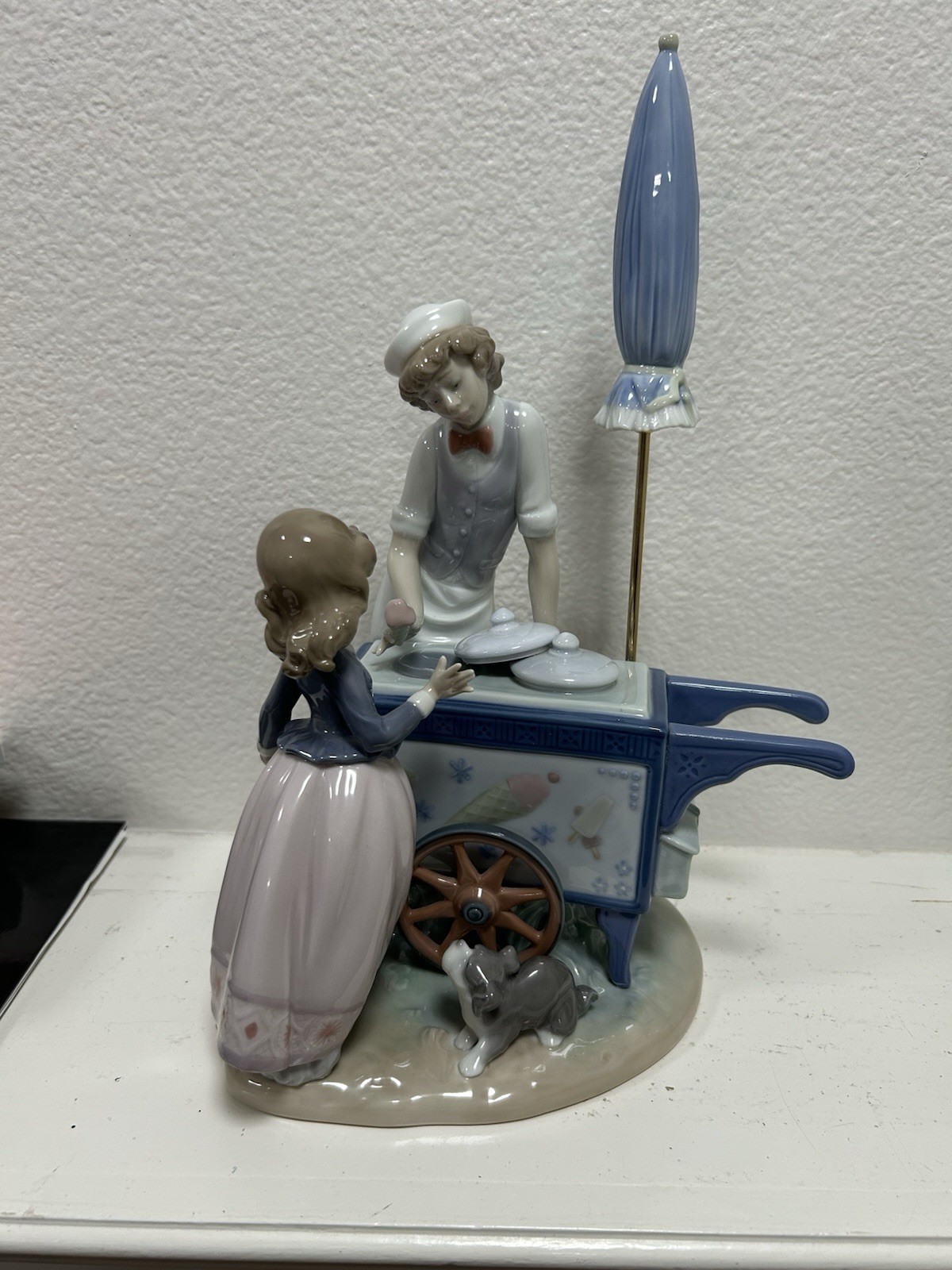 Lladró 5325 Ice Cream Vendor Porcelain Figurine No Box