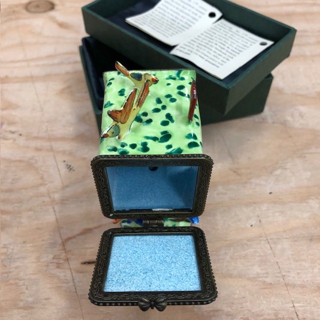 Vintage Kelvin Chen Miniature Enameled Mailbox #1846 (2001)