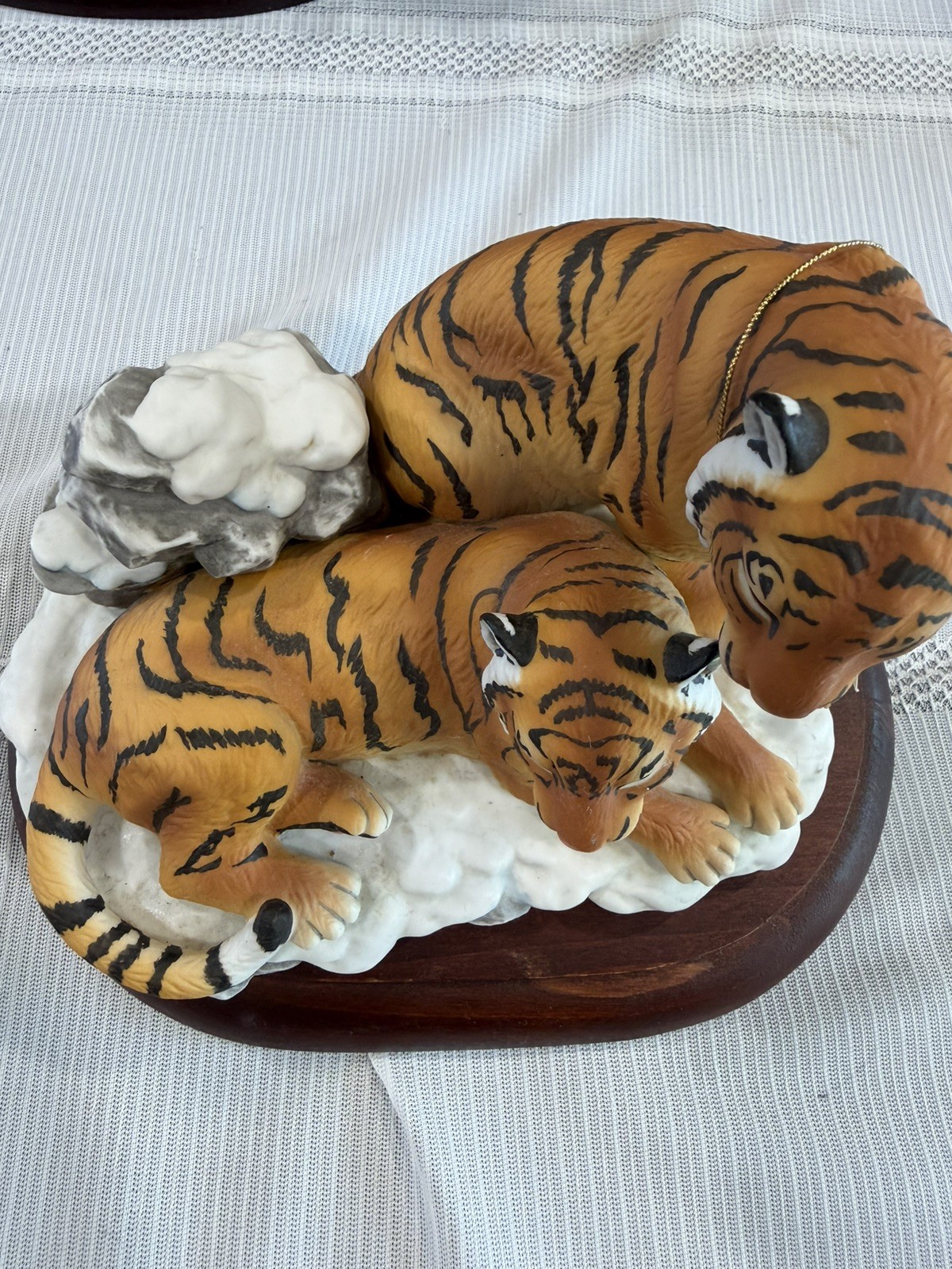 1996 Home Interior Siberian Tigers Endangered Species Masterpiece Porcelain ~ NM