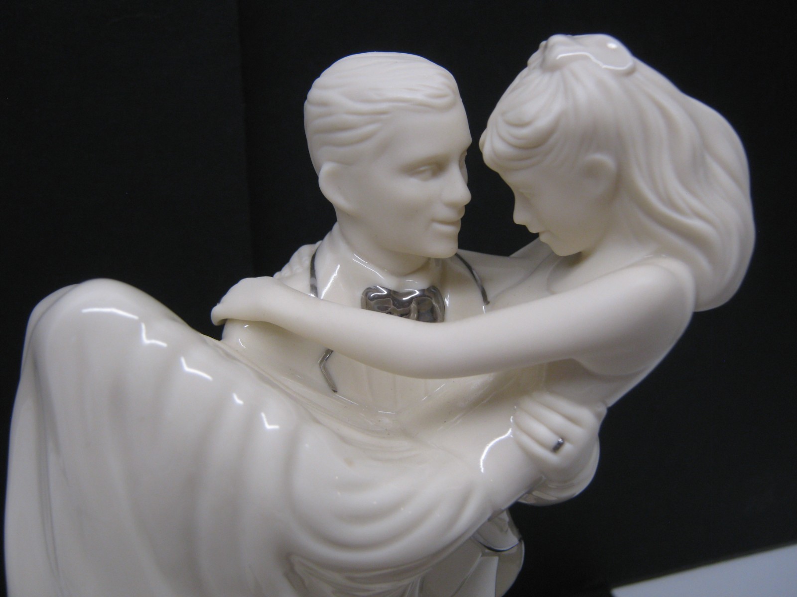 Lenox Wedding Promises Bride Groom “Swept Away” Porcelain Cake Topper Figurine