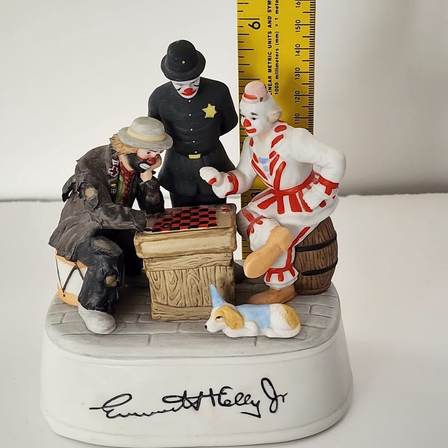 San Francisco Music Box Porcelain Emmett Kelly Jr Clown Game of Checkers