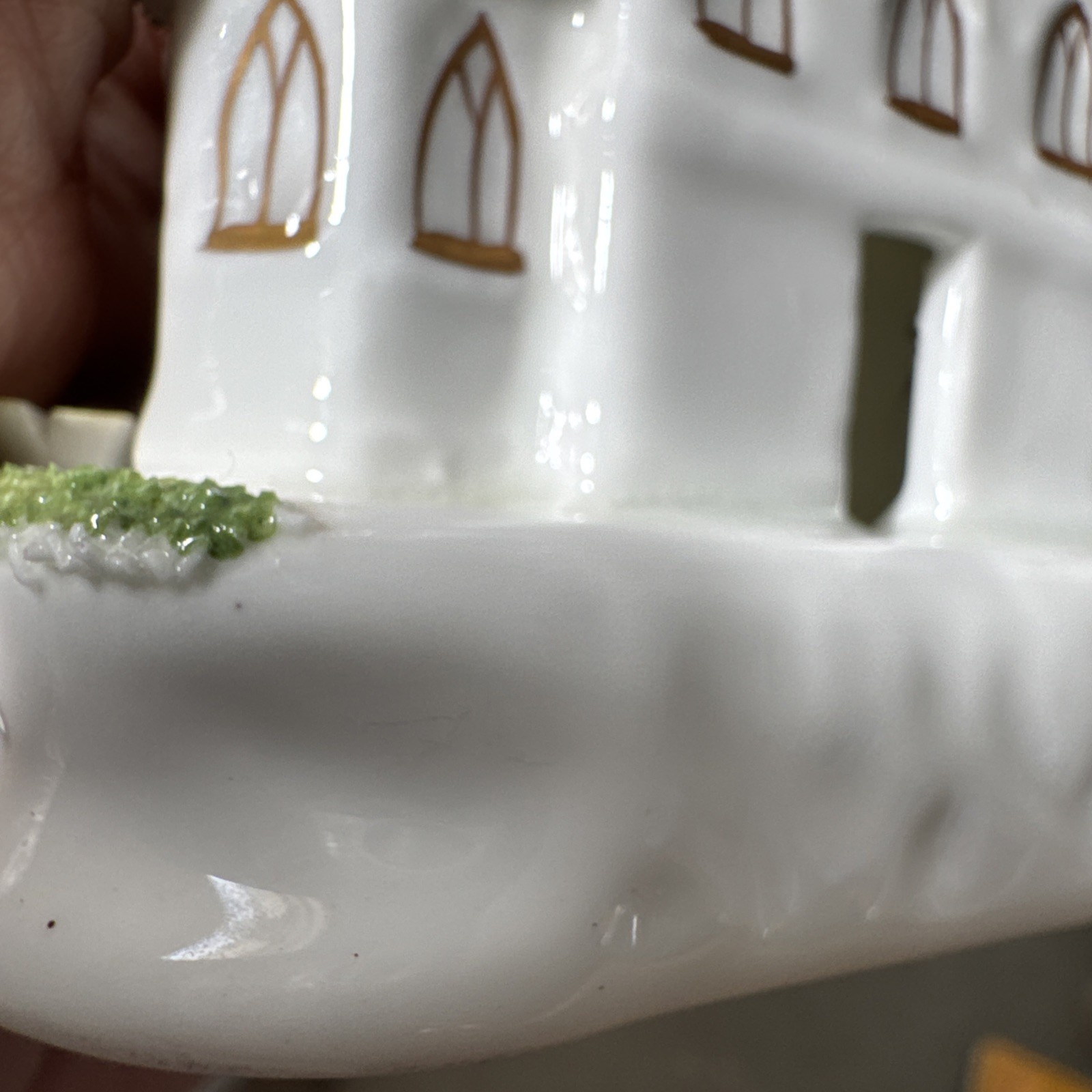 Coalport Keepers Cottage Fine Bone China Made In England 3.5 In