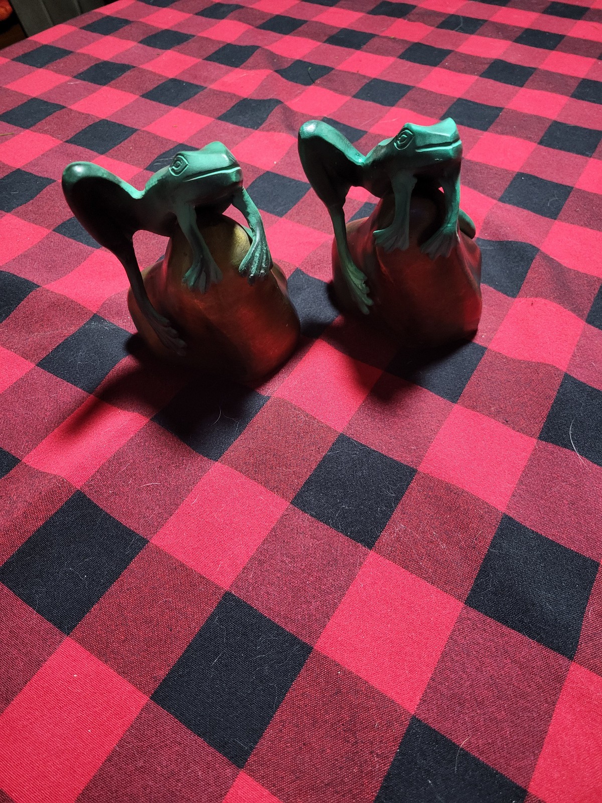 Vintage David Kay bronze green Verdigris Patina Frog on rock bookend(s)