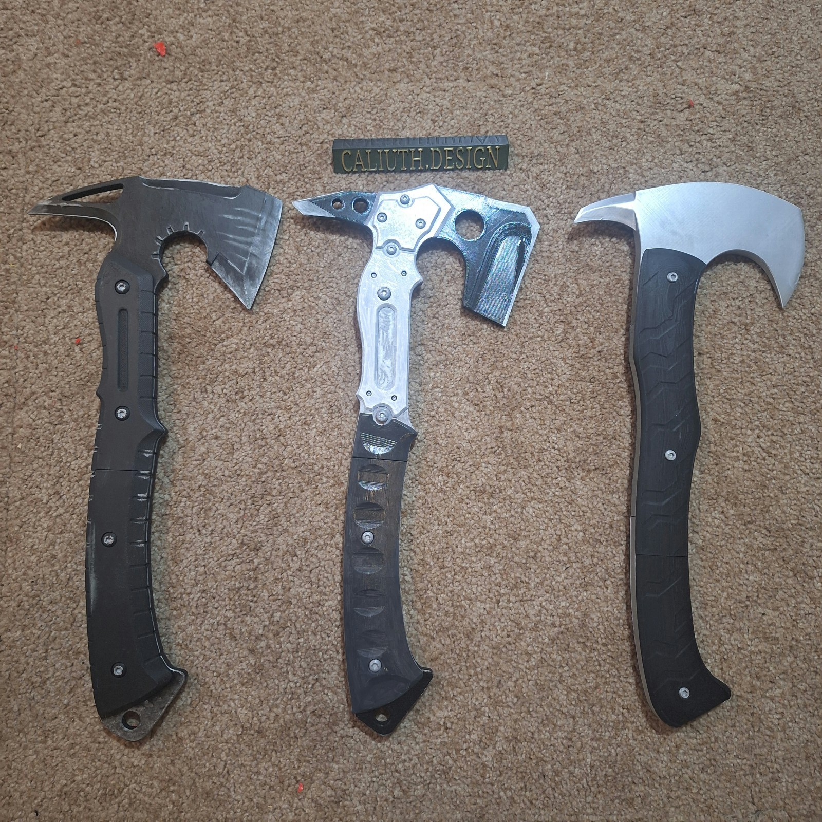 Leon’s Hatchet Cosplay Prop Resident Evil Hand Painted Model / DIY Kit 8 pcs