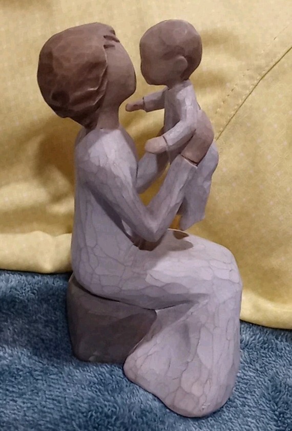 Willow Tree Grandmother with Baby Figurine Demdaco Susan Lordi 2001