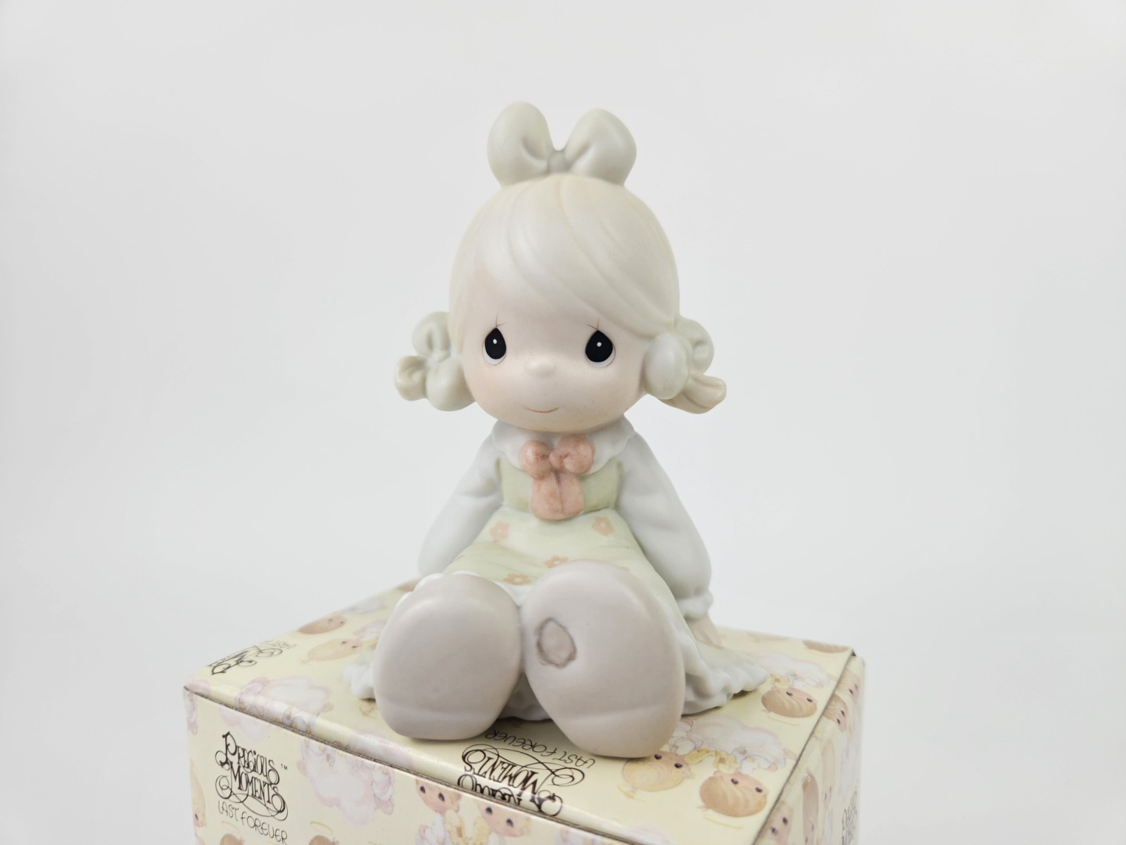 Precious Moments “Bless Your Soul” 1994 Figurine # 531162