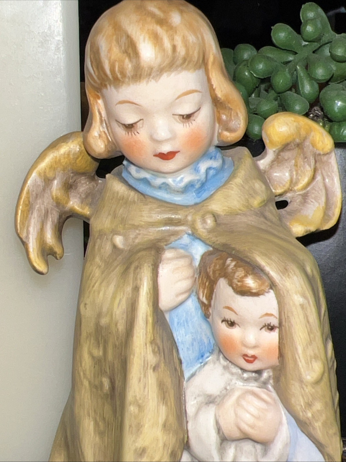 Goebel Hummel Janet Robson Creation 1959 “Guardian Angel” Figurine Rob 410