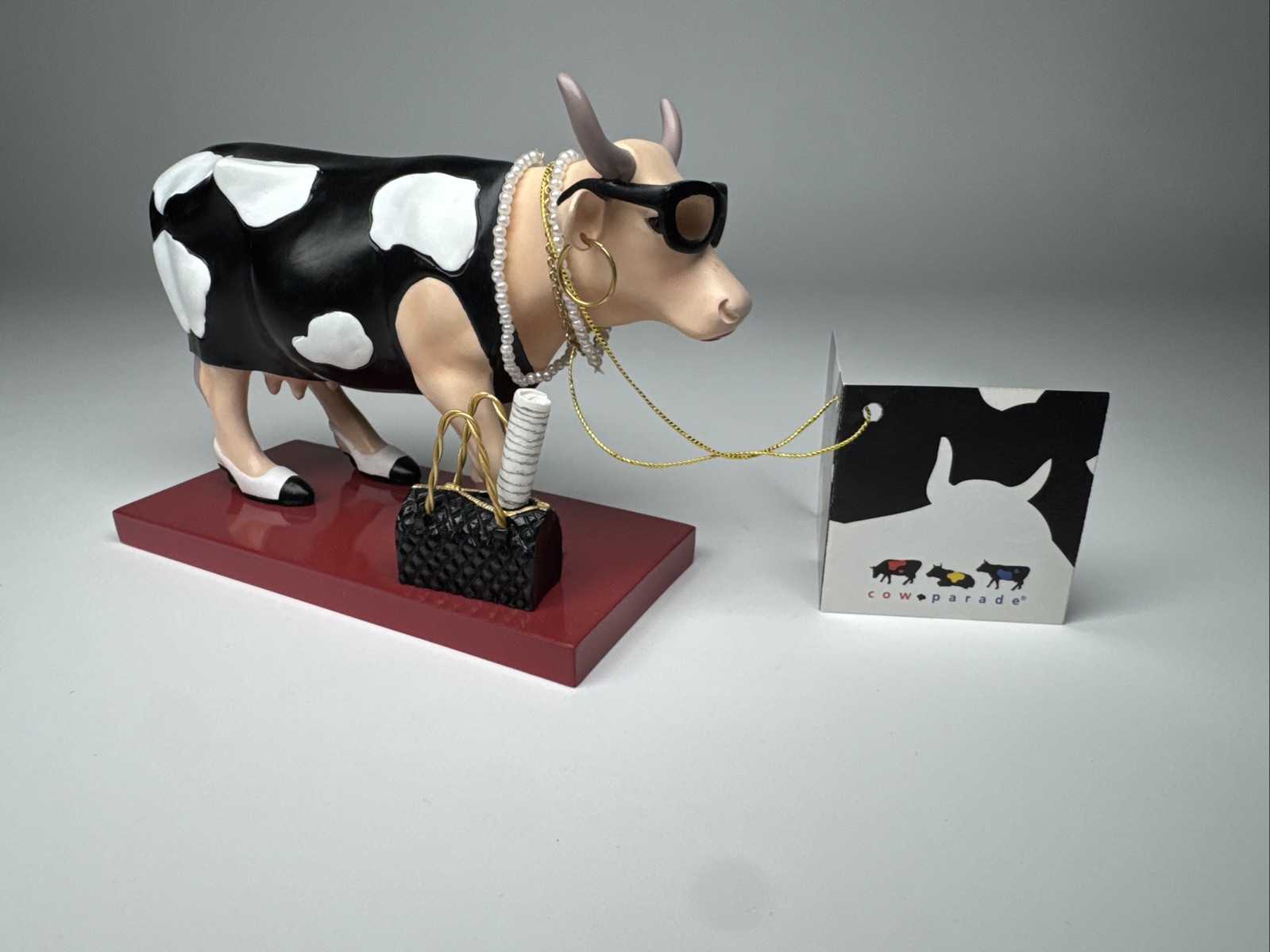 COW PARADE Figurine FASHION-A-BULL 7767 Sunglasses Purse 1st Ed Hand Numbered