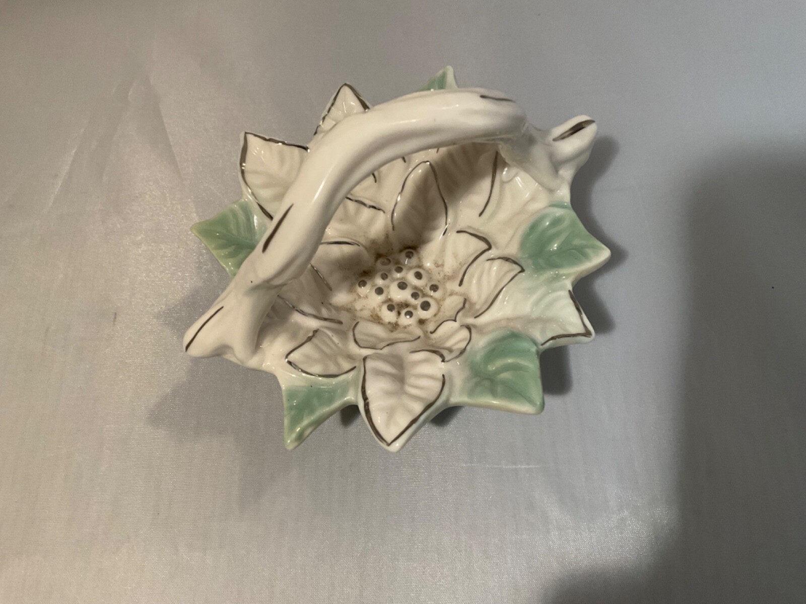 Small Porcelain Handled Basket White Green Flower Silver Tone Outline 5″ -B32