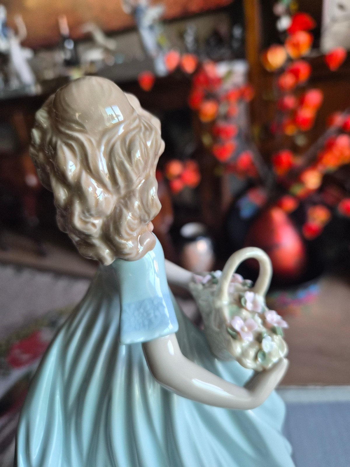 LLADRO “Spring Enchantment” #6130 – Elegant Woman with Flower- Signed/Dated