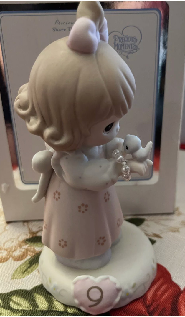 Precious Moments Growing in Grace Brunette Girl W/ Bracelet & Bird Age 9 183865B