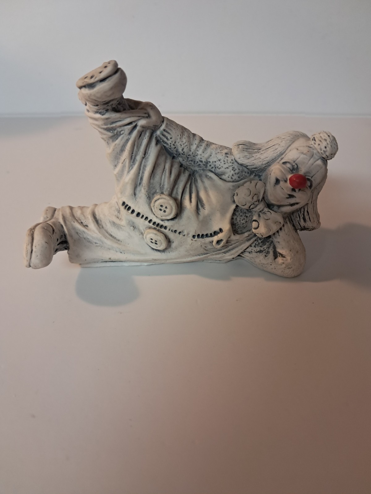 Vintage Relaxed Resting Clown Figurine By L. Toni Fantastic Detail Signed