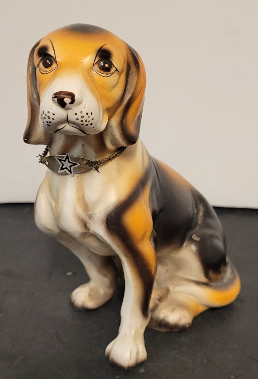 Vintage Brinn’s 5.75″ Ceramic Beagal Dog Figurine w/Chain Collar Made in Japan