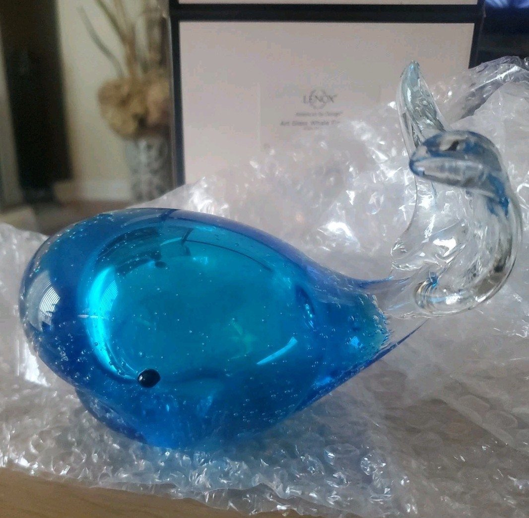 Lenox Deep Blue Whale Art Figurine Beautiful Glass Piece