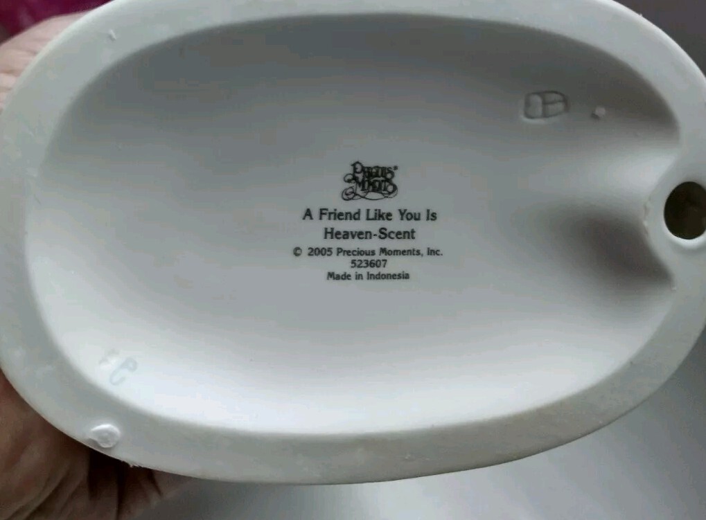 Precious Moments 2005 “A Friend Like You Is Heaven-Sent” Mint In Box Porcelain