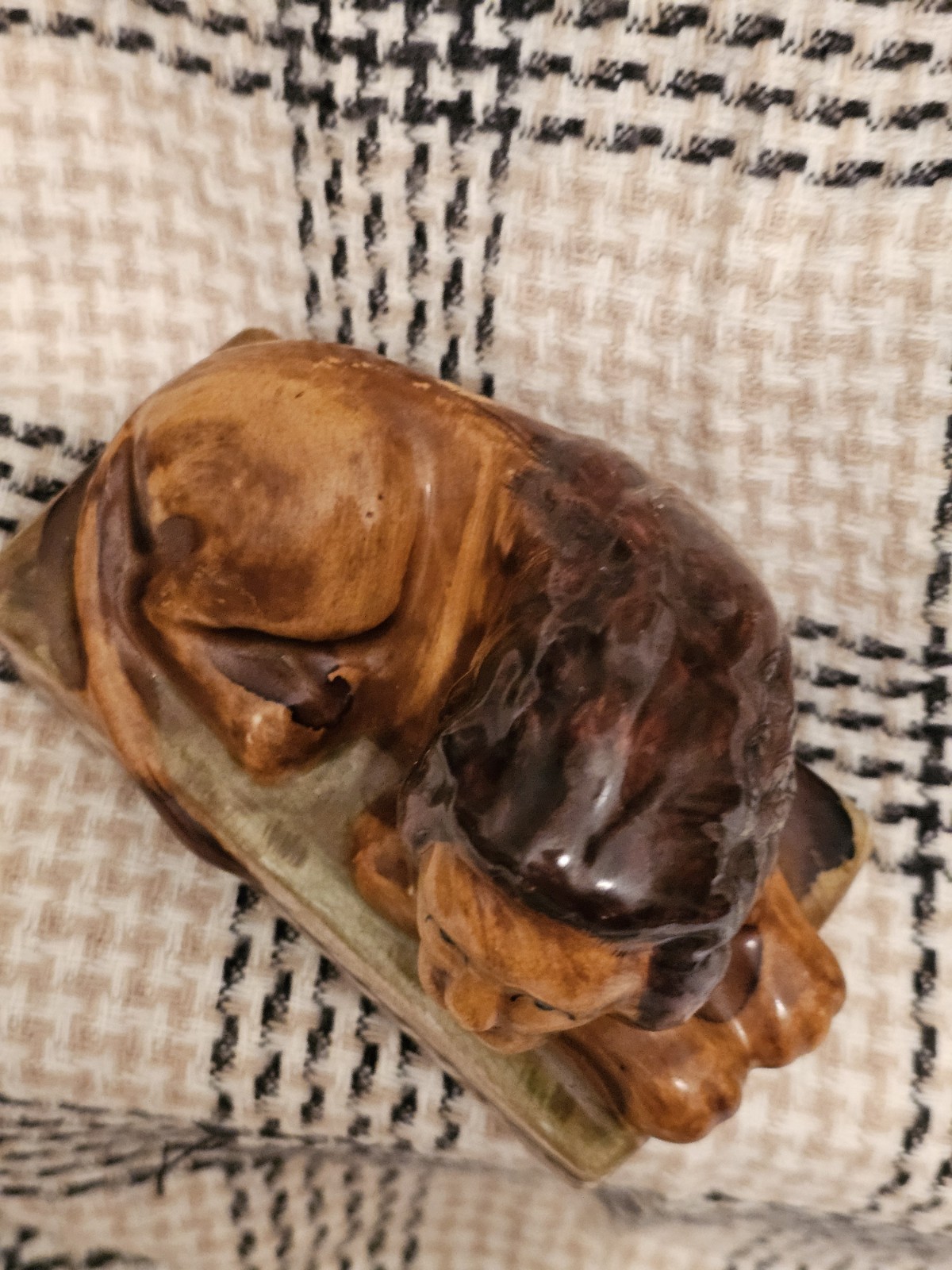 Beautiful Vintage* 5.5 ” English Staffordshire Lion* Glossy*EXCELLENT COND