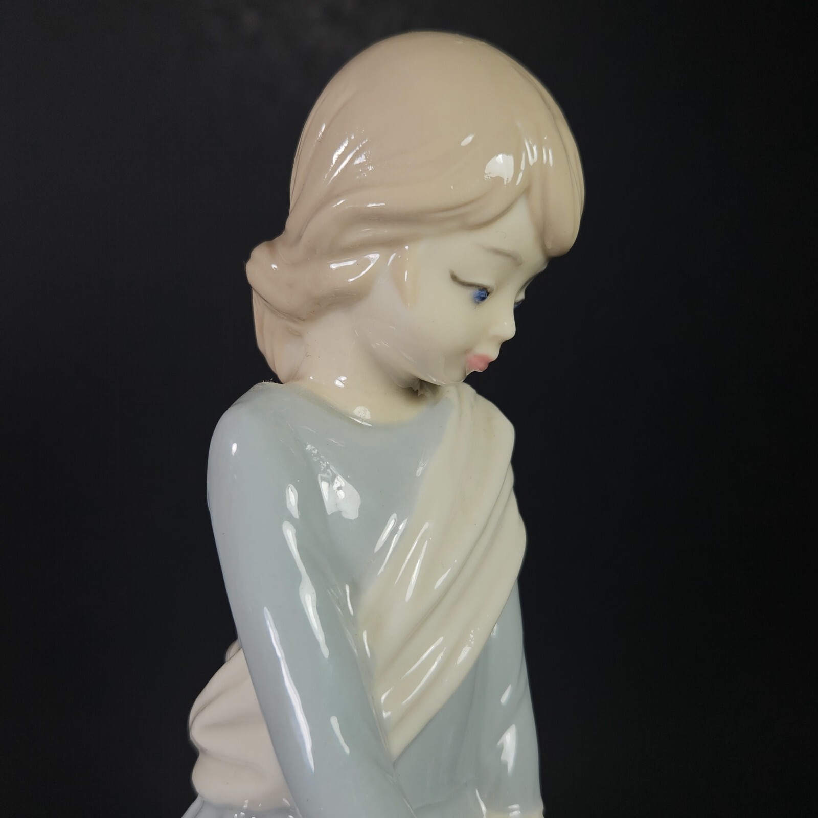 Vtg Handpainted Ceramic Figurines Blue Birds Beautiful Lady Hat Flowers Signed