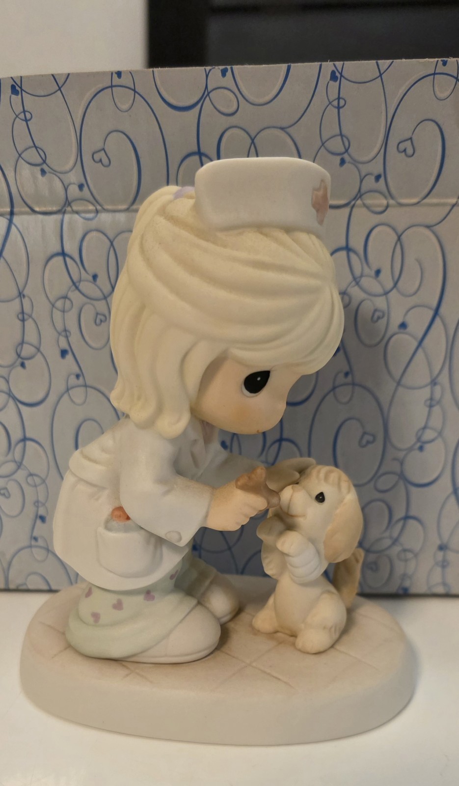 PRECIOUS MOMENTS ‘Your Comfort Comes From The Heart’ KEEPSAKE Figure 720006 -B85