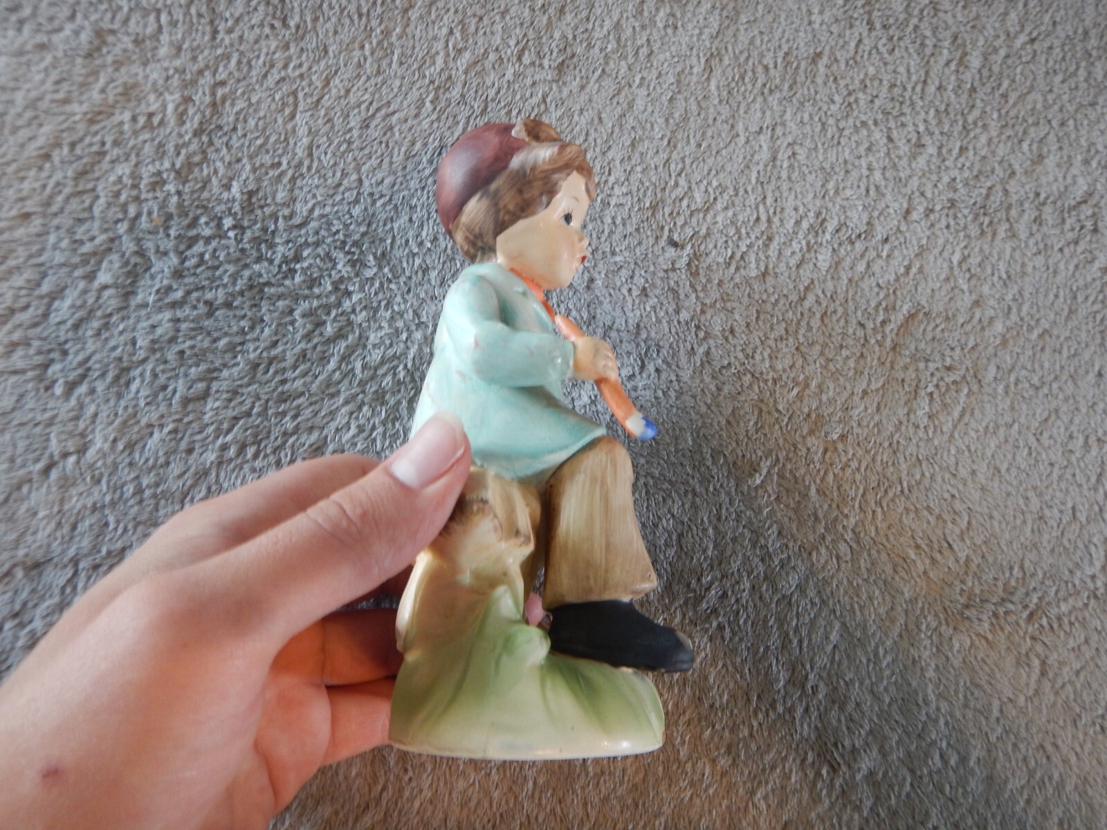 Royal Crown 6.5″ Ceramic Figurine – Little Artist