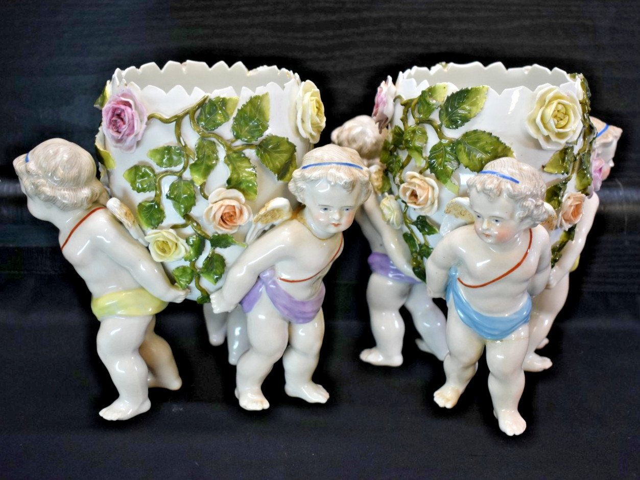Set of 2 – Antique SITZENDORF German Porcelain – #354 Egg Vases w/ Cherubs (760)