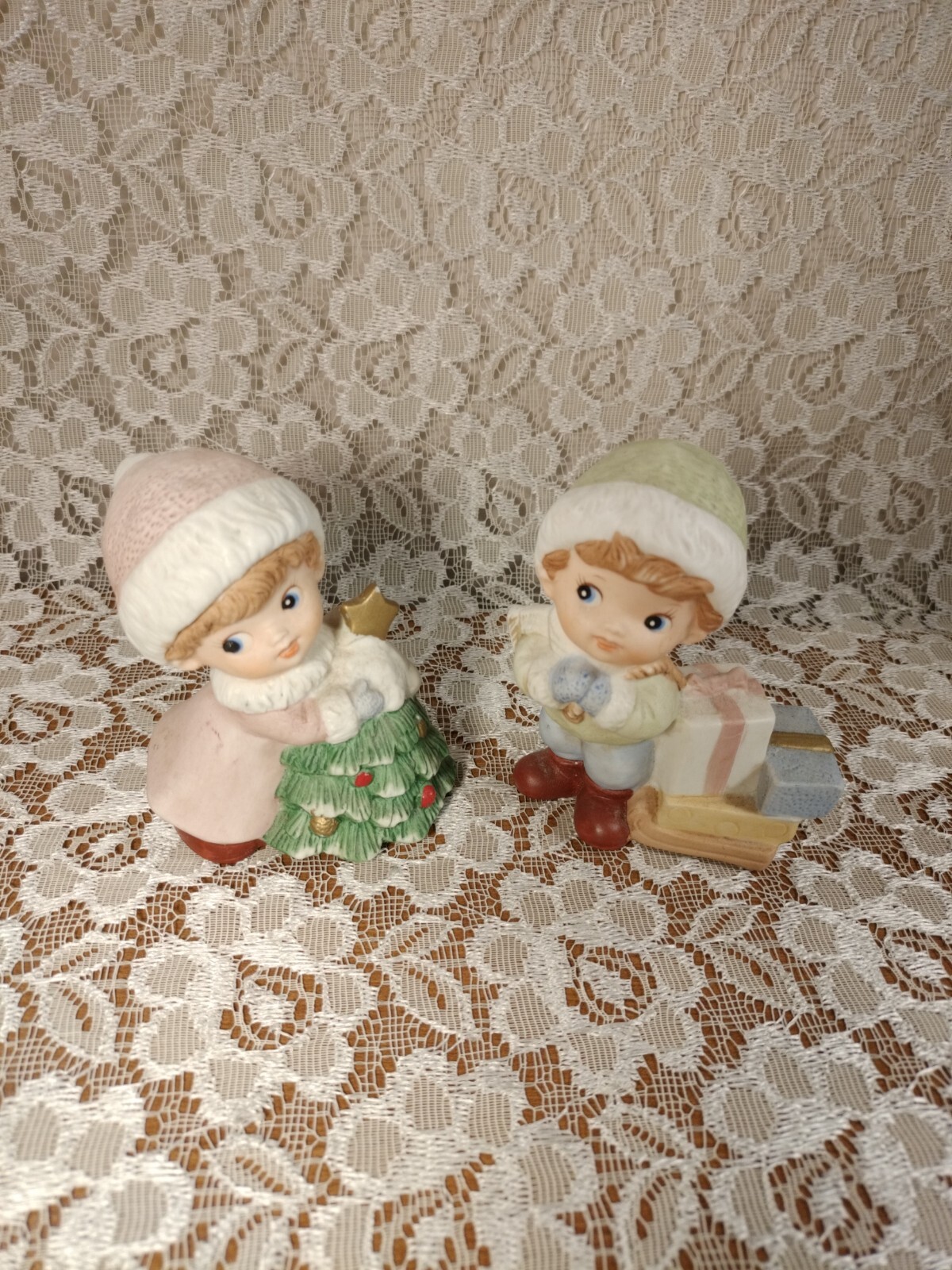 Homco Pair Boy & Girl Christmas Ceramic Figurines Vintage 5556 4 inch