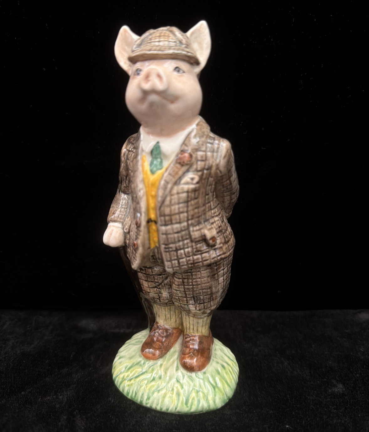 Beswick Hand Painted Glossy Ceramic Gentleman Pig Figurine Plaid Animals Theme