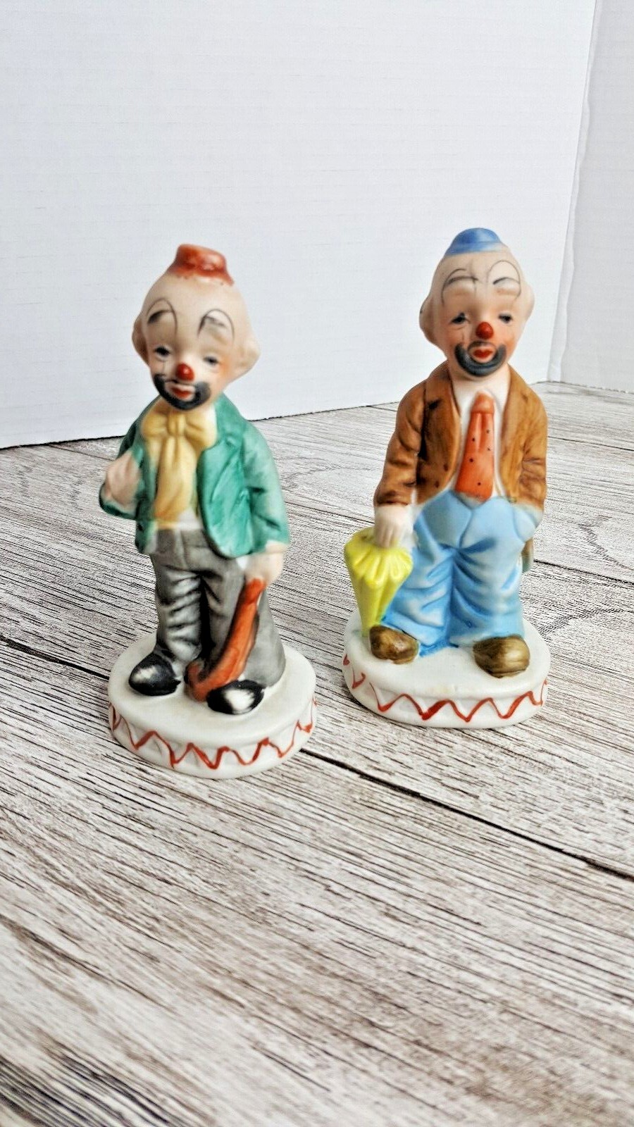2 Ceramic Vintage Circus Clown Figurines.Excellent Used Condition 4.75 inches