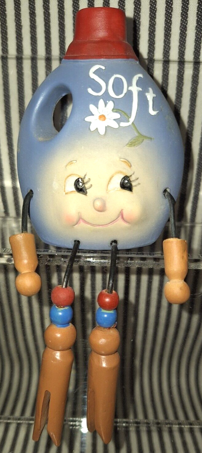 VTG LAUNDRY WMG ANTHROPOMORPHIC SOFT FABRIC SOFTENER BOTTLE SHELF SITTER – 2010