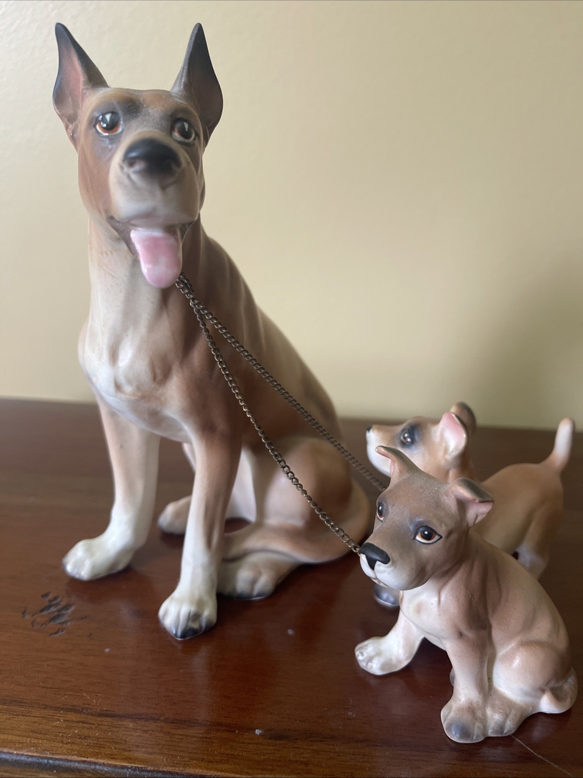 Vintage Lipper & Mann 6 1/4″ Dogs Pit Bull / Boxer Mom & Her Puppies w/ Chains
