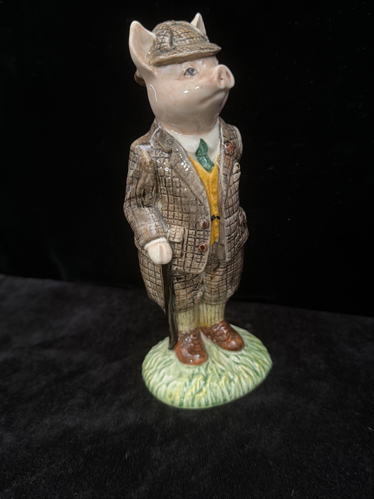 Beswick Hand Painted Glossy Ceramic Gentleman Pig Figurine Plaid Animals Theme