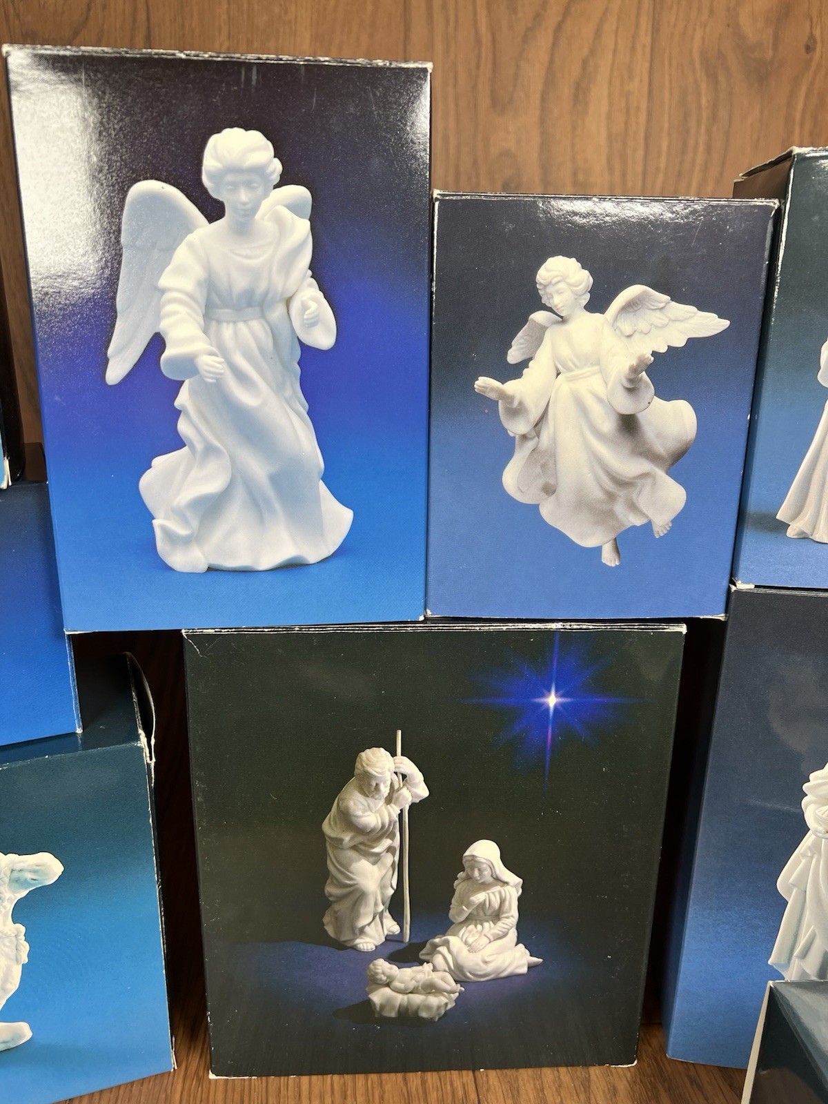 Avon Nativity Collectibles 13 Piece White Porcelain Nativity Set Excellent