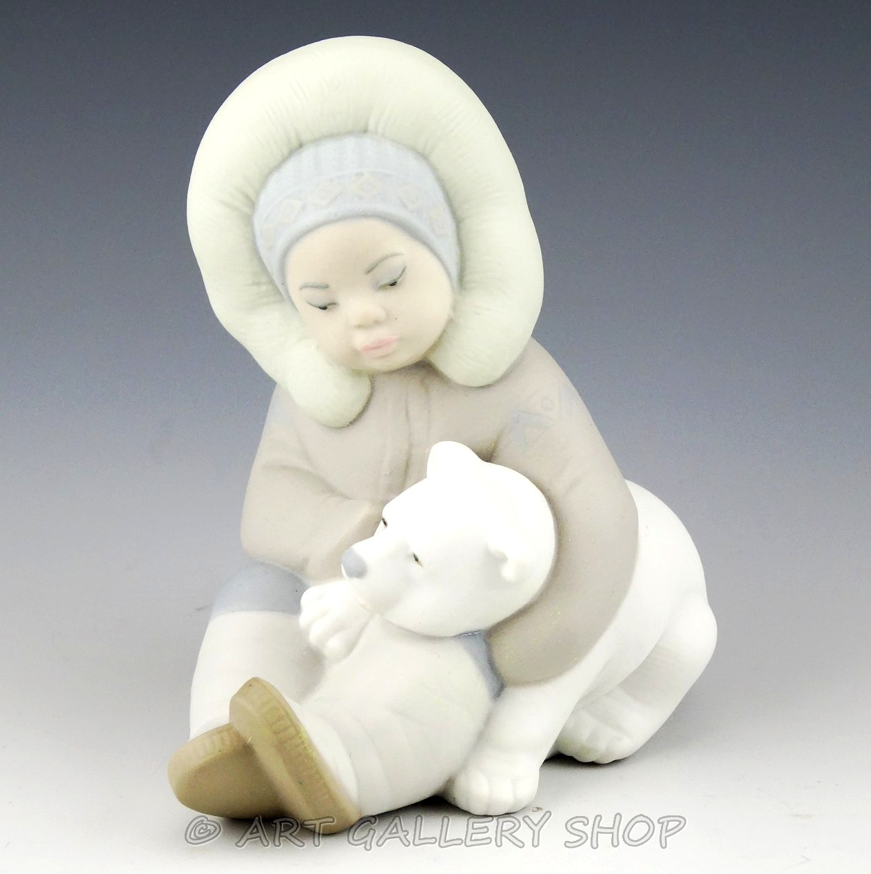 Lladro Figurine BOY ESKIMO PLAYING WITH POLAR BEAR CUB #1195 Retired Matte Mint