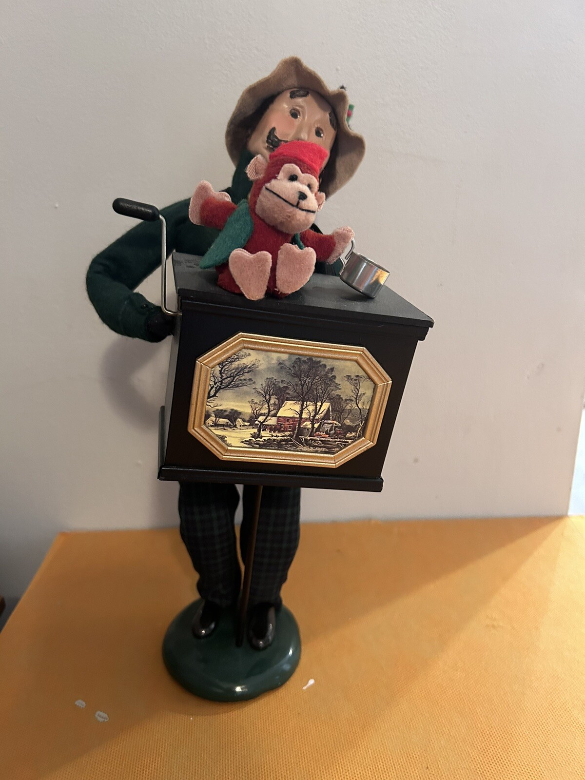 Buyers Choice Williamsburg Christmas Figurine