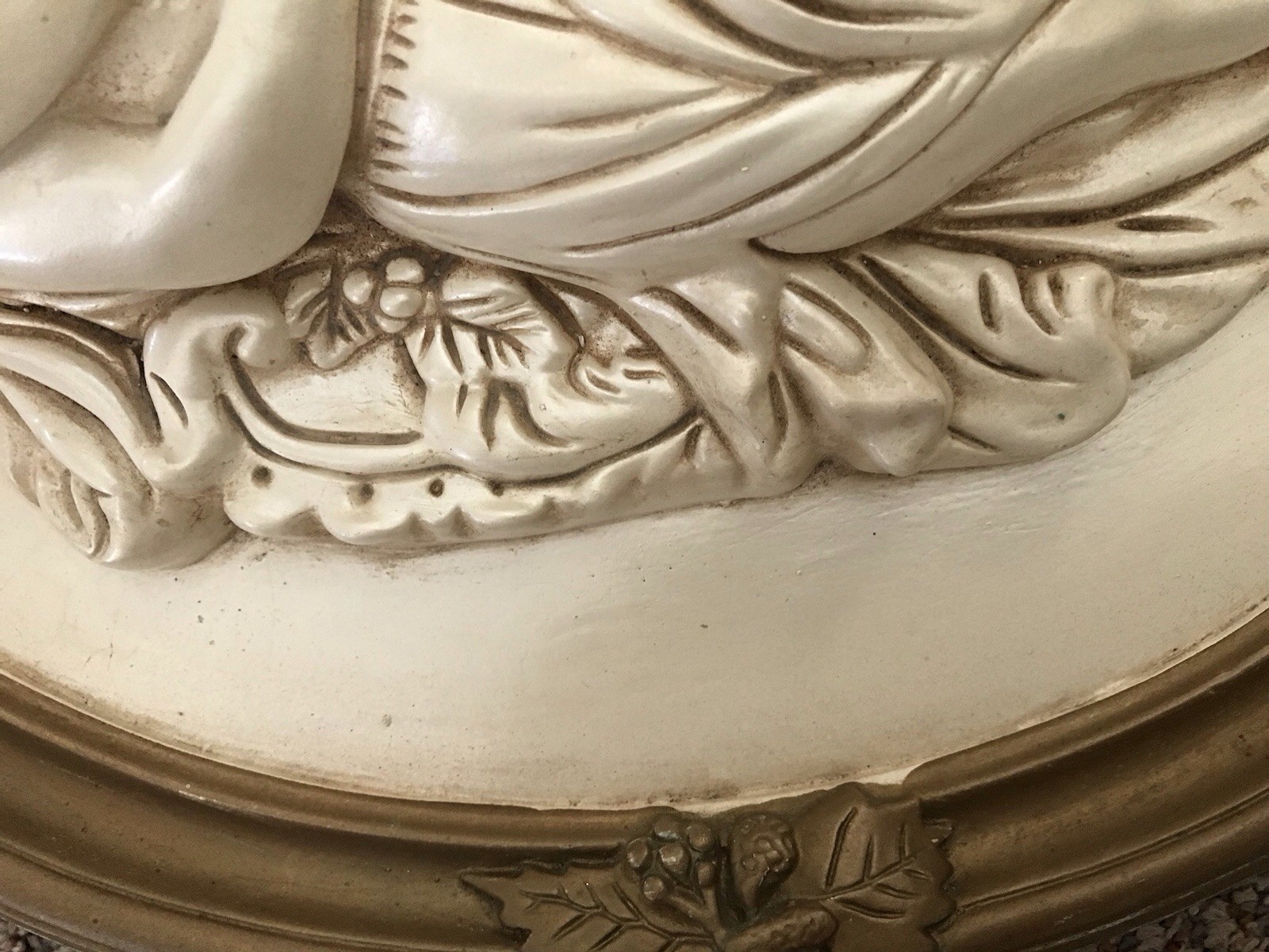 VINTAGE ROMANTIC BAS RELIEF ROMAN “ENTWINED LOVERS” 16” OVAL WALL PLAQUES L👀K !