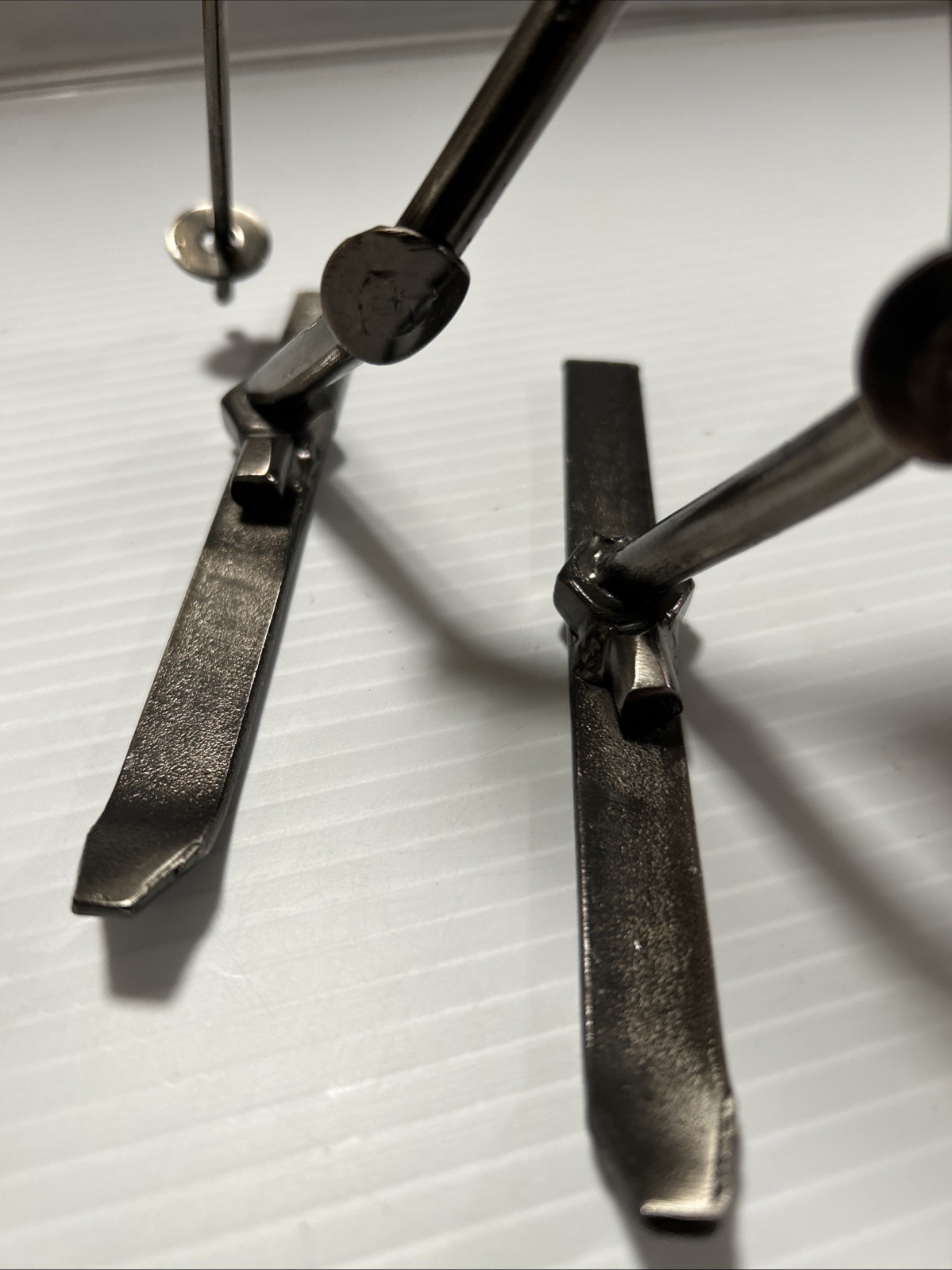 NUTS AND BOLTS SKIER SKIING PERSON SKI METAL FIGURE ART MAN CAVE INDUSTRIAL LOOK