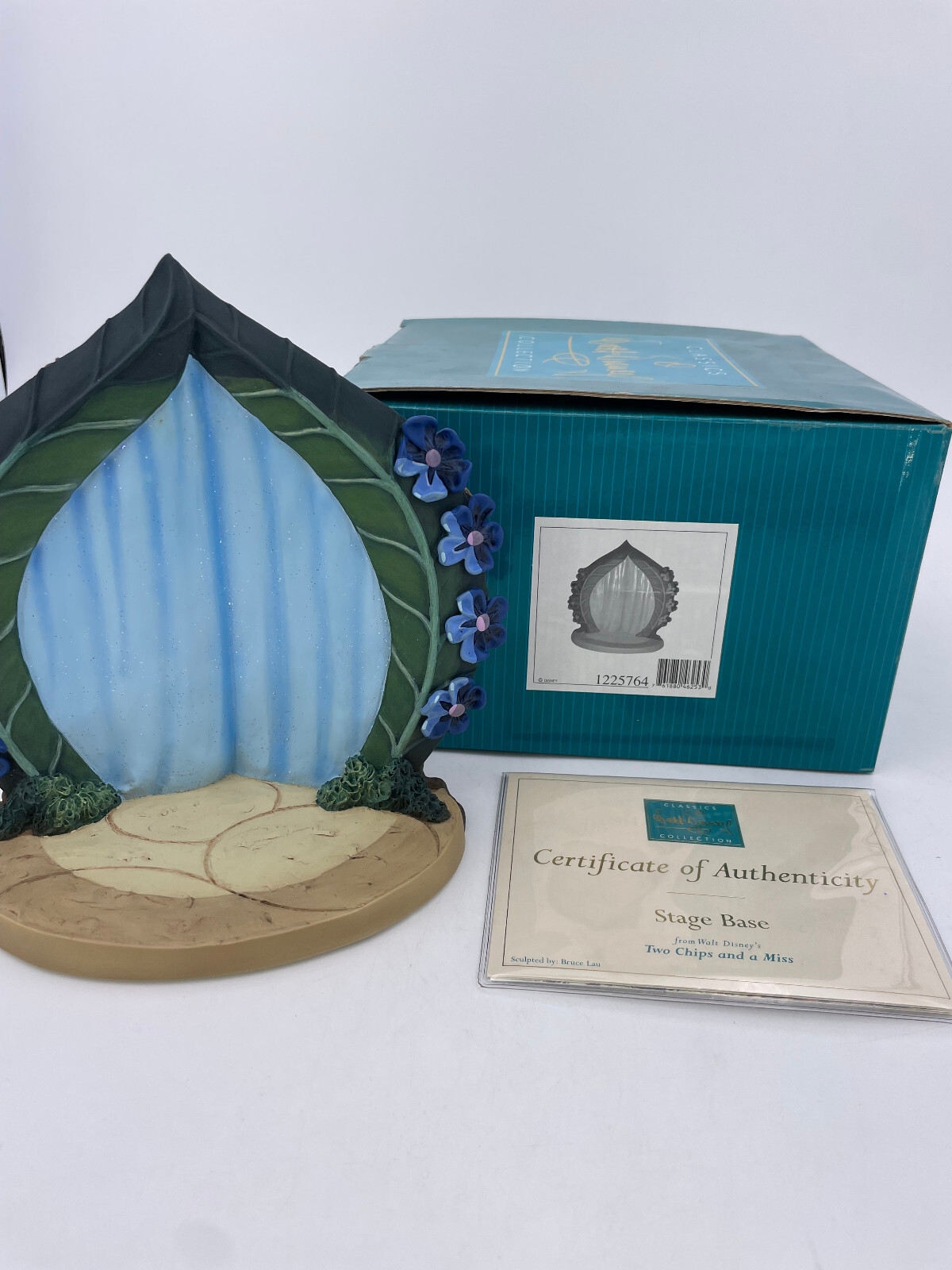 Walt Disney Classics-Two Chips Base -New in Box w/COA (7.75×7.75×4) #1225764