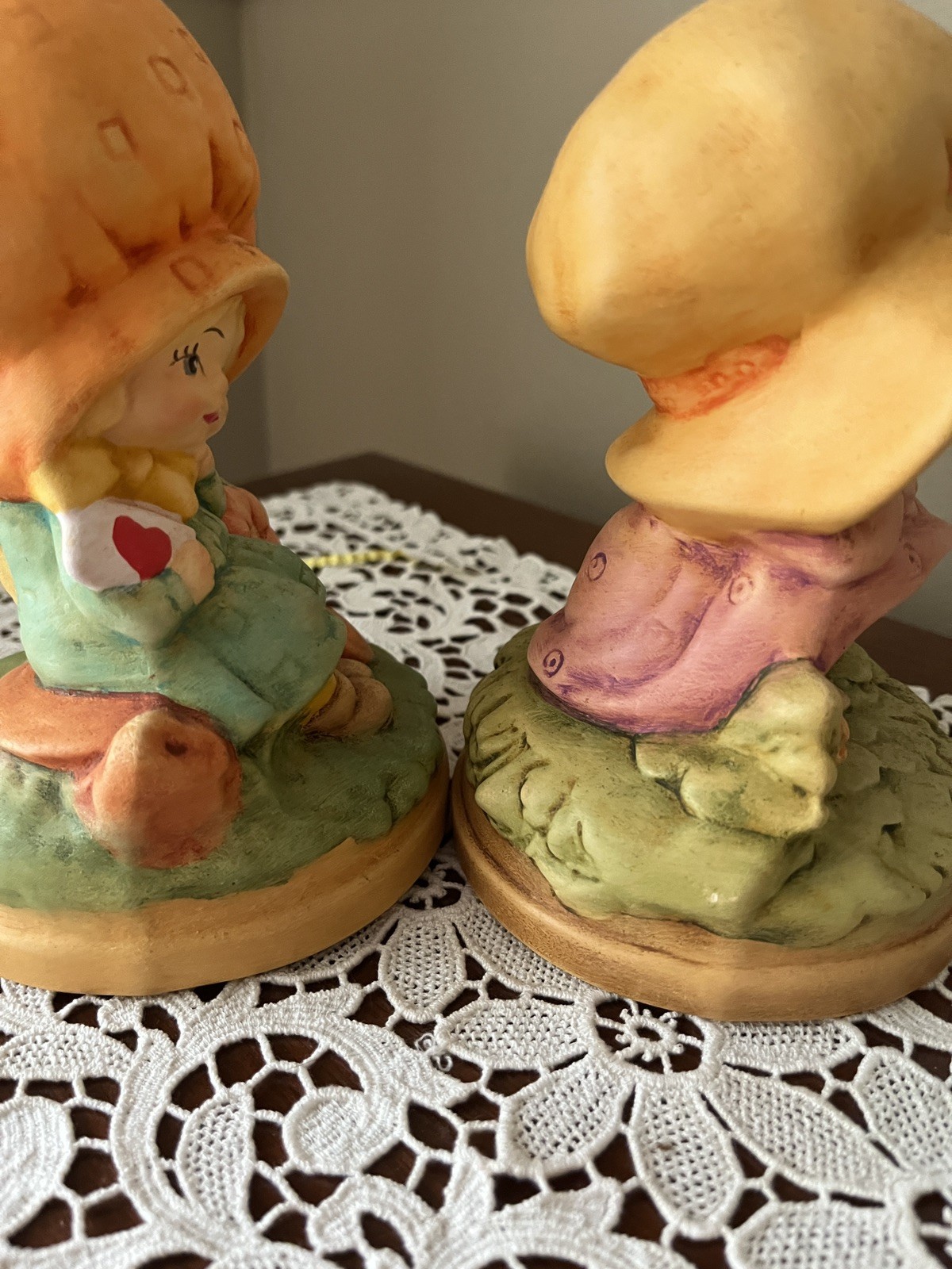 2Vtg Ceramic Handpainted Big Bonnet Girls 10 in EUC Holly Hobby-Inspired Rare