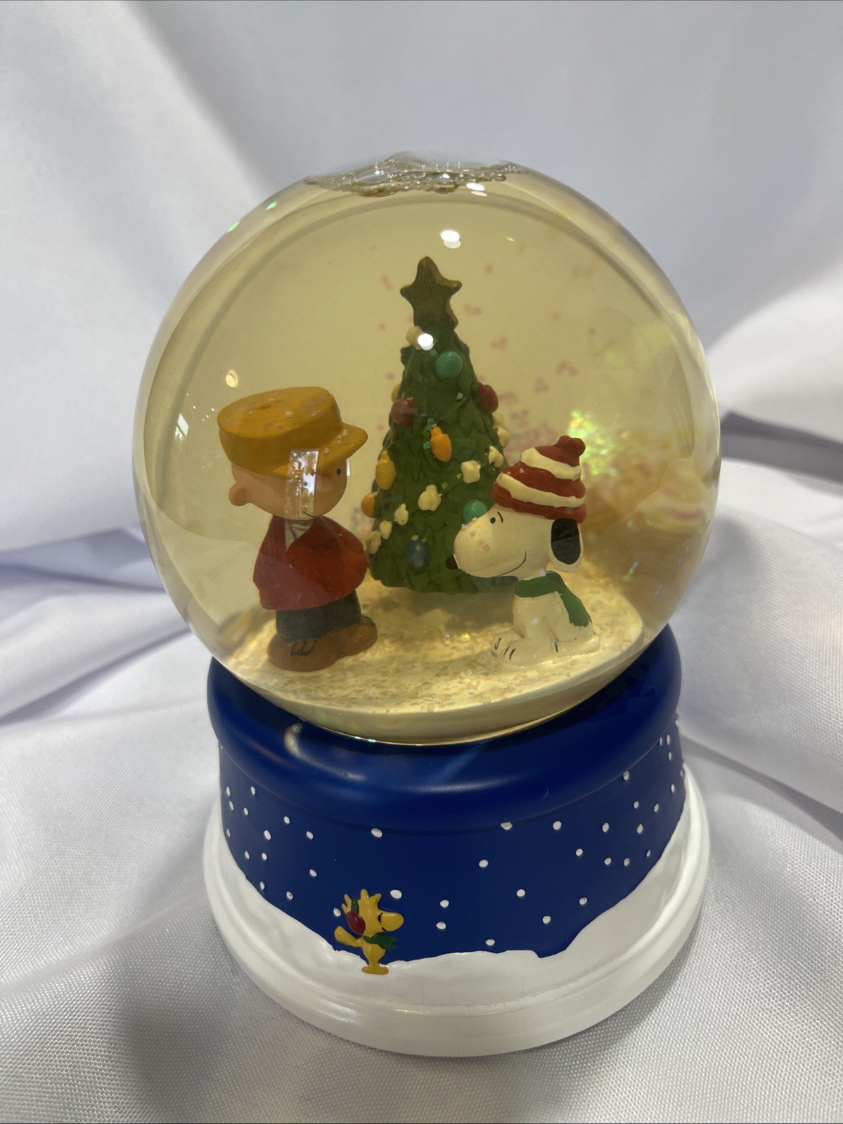 Hallmark Peanuts Christmas 50th Anniversary Musical Snow Globe Snoopy Works