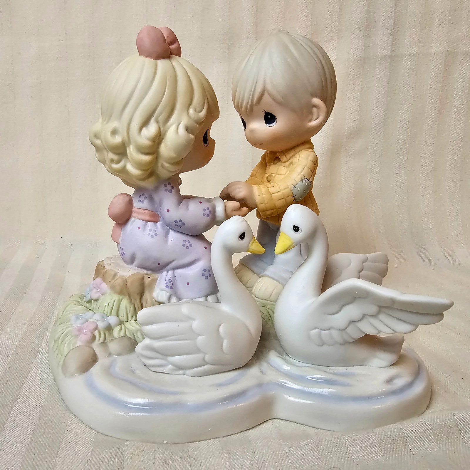 Precious Moments ‘Your Love Gives Me Wings’ 2006 Swans Lake Pond Couple 610070
